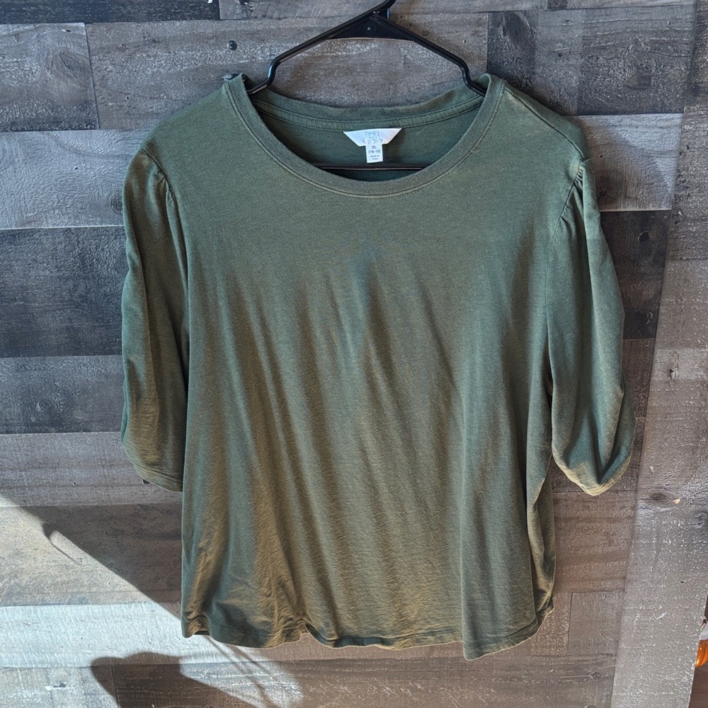 Time and Tru Green Top